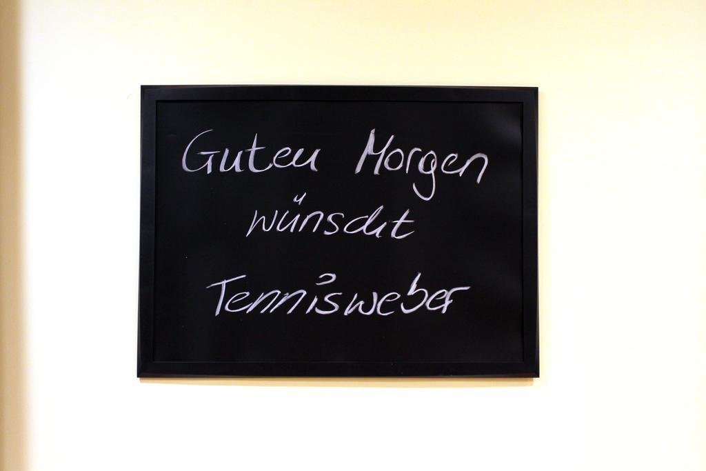 Pension Tennisweber Schwechat Kamer foto